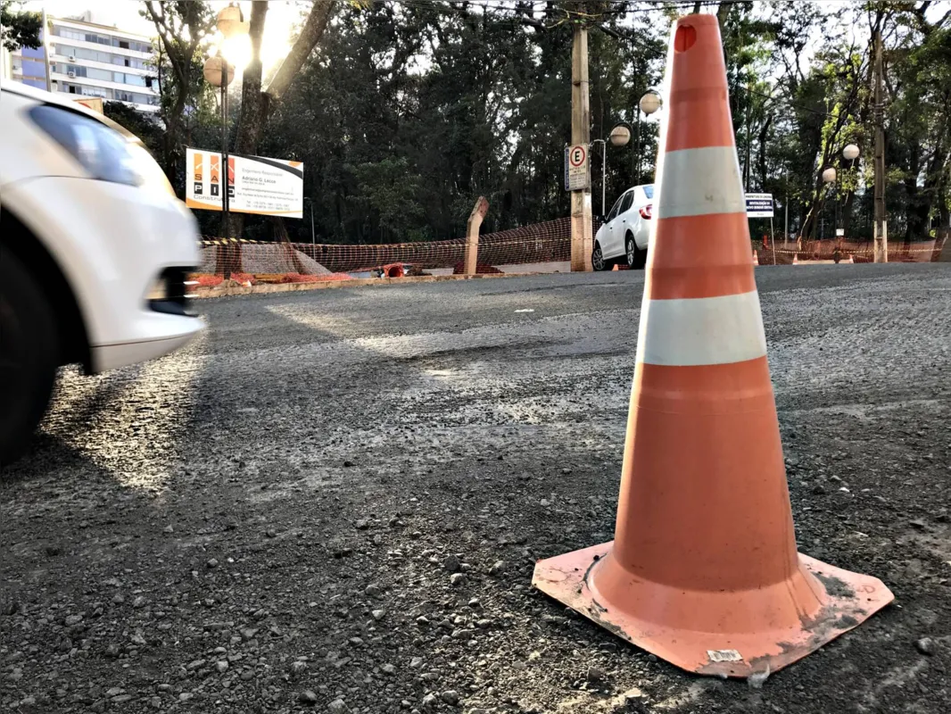 Trabalho nas guias da beira das calçadas deve seguir por 15 dias 