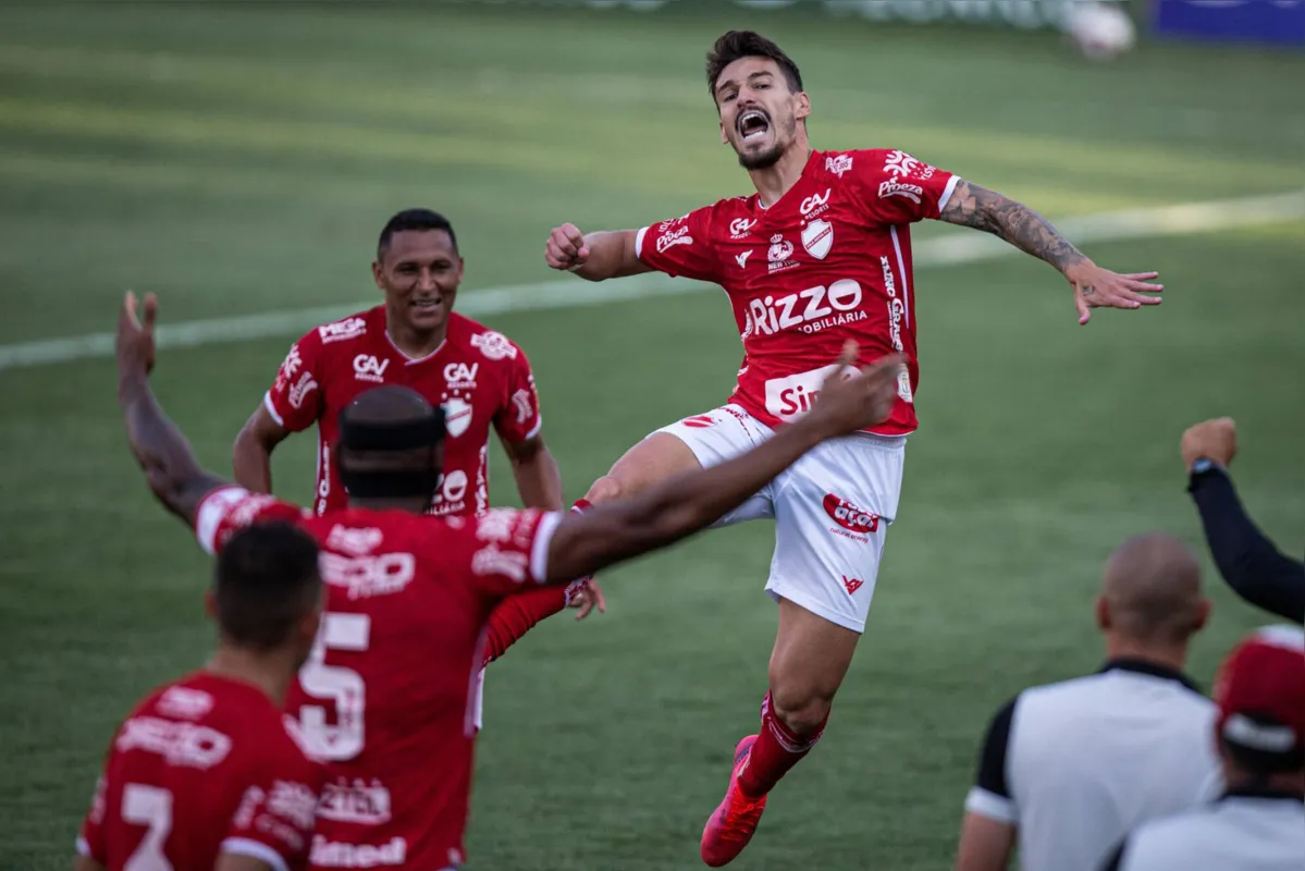 Imagem ilustrativa da imagem Vila Nova vence Avaí e recoloca o LEC na ZR