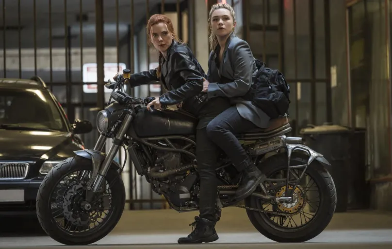 "Viúva Negra": Scarlet Johansson interpreta Natasha no filme cheio de ação e que traz um reencontro de irmãs