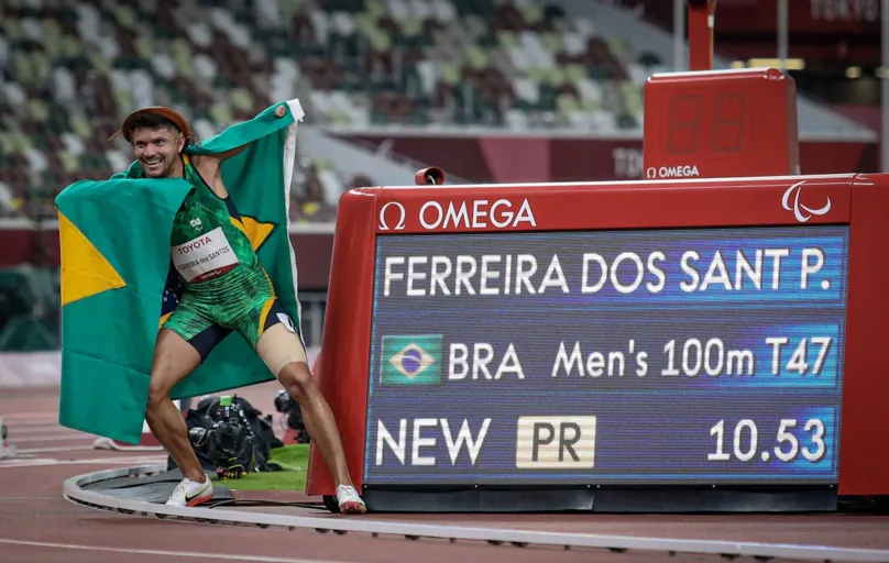 Petrúcio Ferreira, 22, conquistou o ouro e bateu o recorde dos Jogos Paralímpicos.