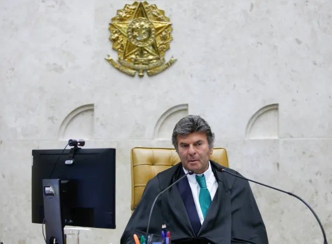 Imagem ilustrativa da imagem Fux diz que desobediência de Bolsonaro a decisões do STF será crime de responsabilidade