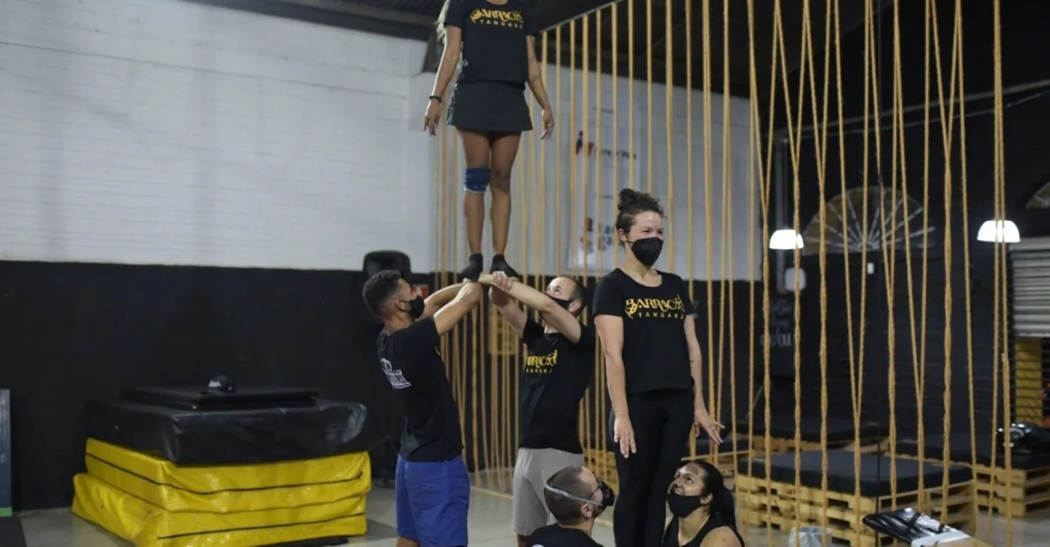 Oficina de canastilha é oferecida para maiores de 15 anos e que tenham conhecimento básico de acrobacia