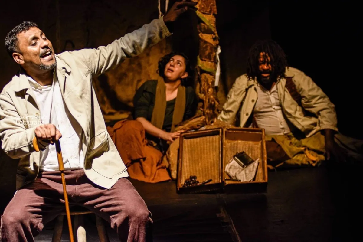 Vozes anoitecidas: novo espetáculo do grupo Caos e Acaso de Teatro -FTO - Londrina, será apresentado no dia 18