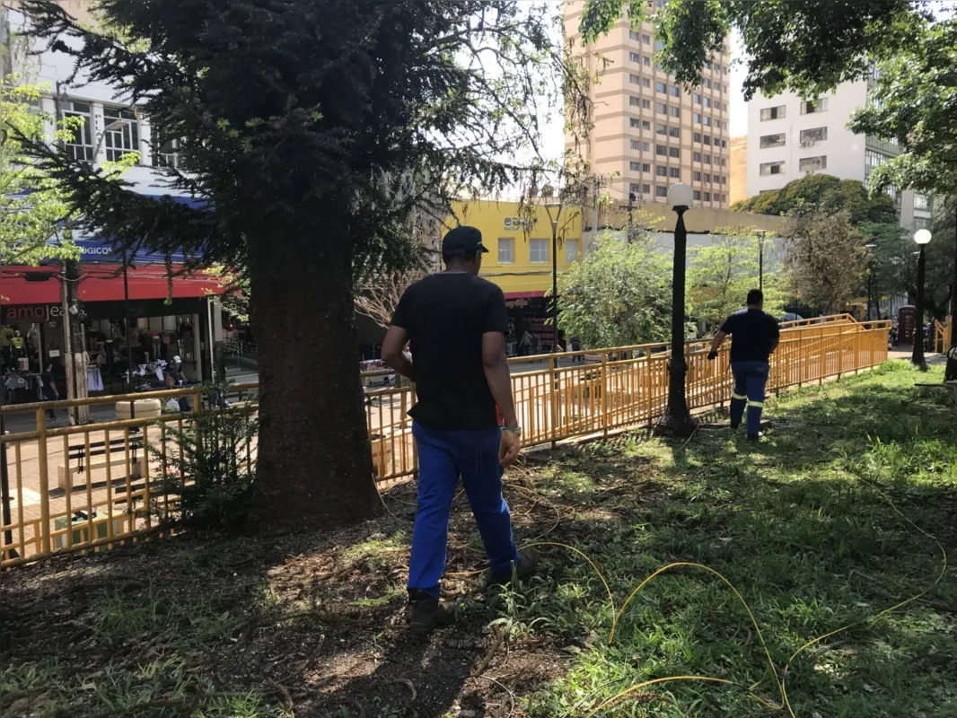 Imagem ilustrativa da imagem Furtos de cabos deixam parte do centro de Londrina no escuro