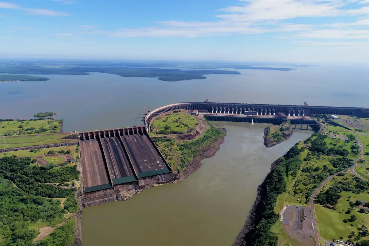 Imagem ilustrativa da imagem Governo cria estatal para cuidar da Eletronuclear e Itaipu