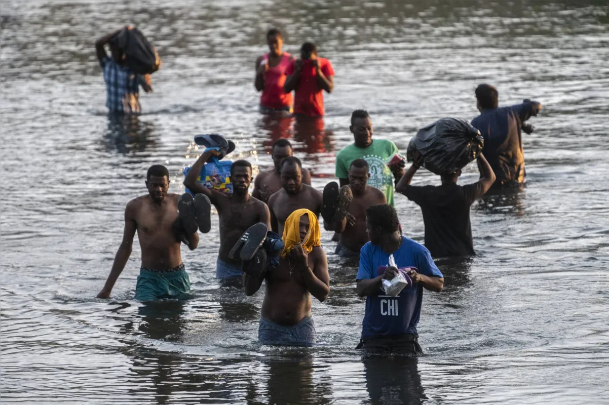 Imagem ilustrativa da imagem Haitianos em desespero veem EUA dobrarem esforços para deportar imigrantes