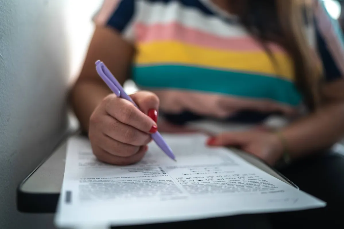 Provas para esse público serão realizadas em 9 e 16 de janeiro de 2022. Aplicação em novembro está mantida para os inscritos já confirmados no exame  