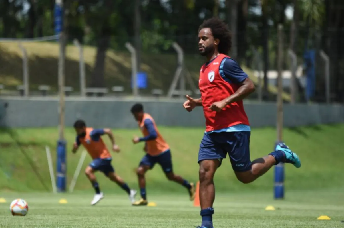 O Londrina Esporte Clube pede que o Brusque Futebol Clube seja punido por  infração disciplinar pelo caso Celsinho.