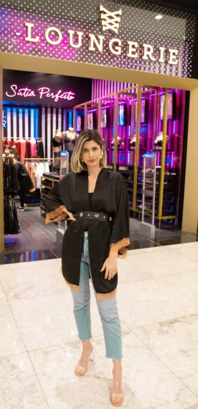 Carol Tognon em produção Loungerie: as peças da marca compõem o visual da influencer