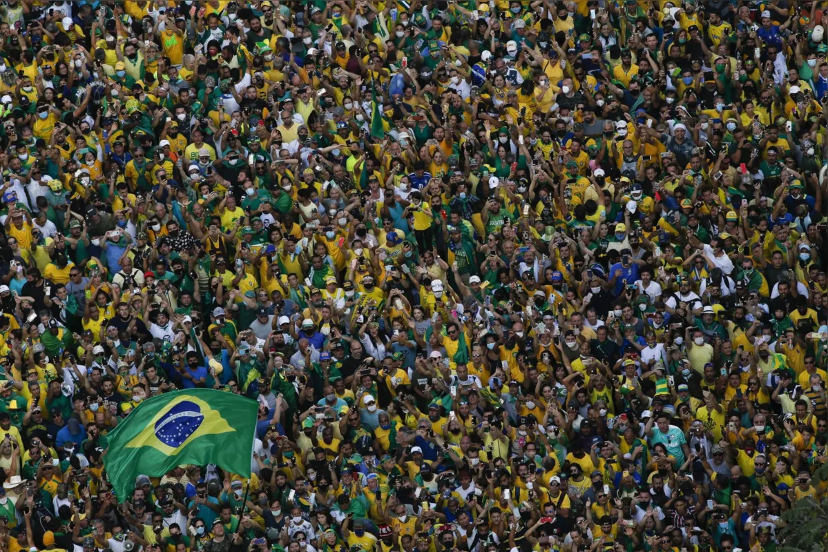 Imagem ilustrativa da imagem Movimentos de Bolsonaro tensionam e tendem a fragilizar governo