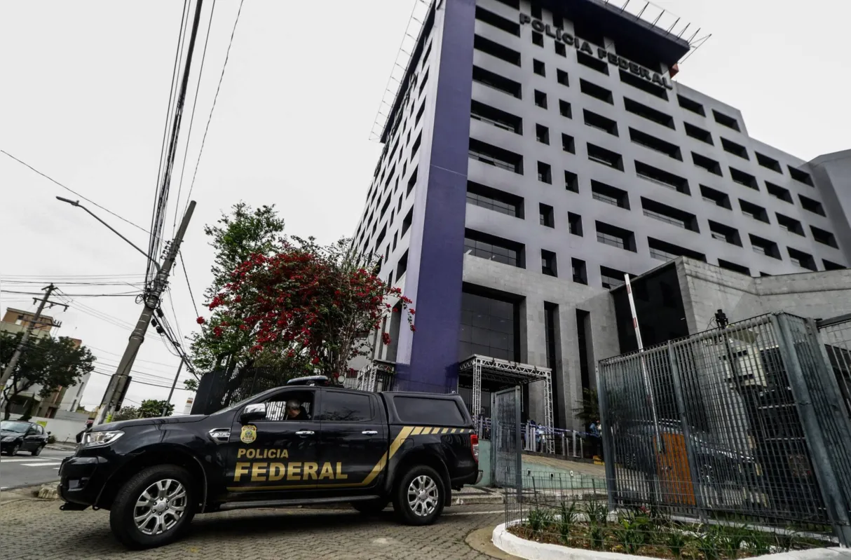 Imagem ilustrativa da imagem PF deflagra operação contra fraude em fundos de investimentos do Postalis