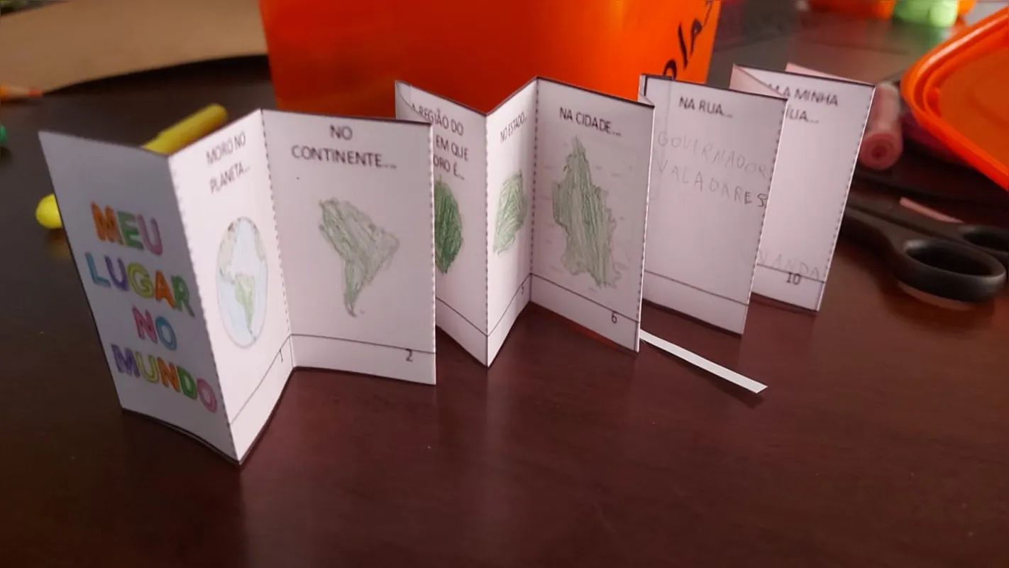 Durante as atividades em sala de aula, alunos colocam no papel o senso de pertencimento ao Estado