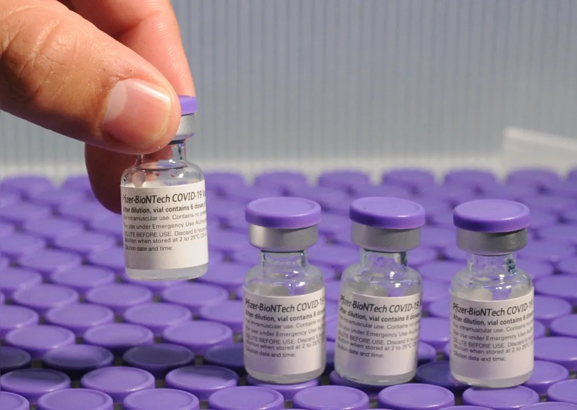 Imagem ilustrativa da imagem Paraná recebe 115 mil vacinas da Pfizer/BioNTech