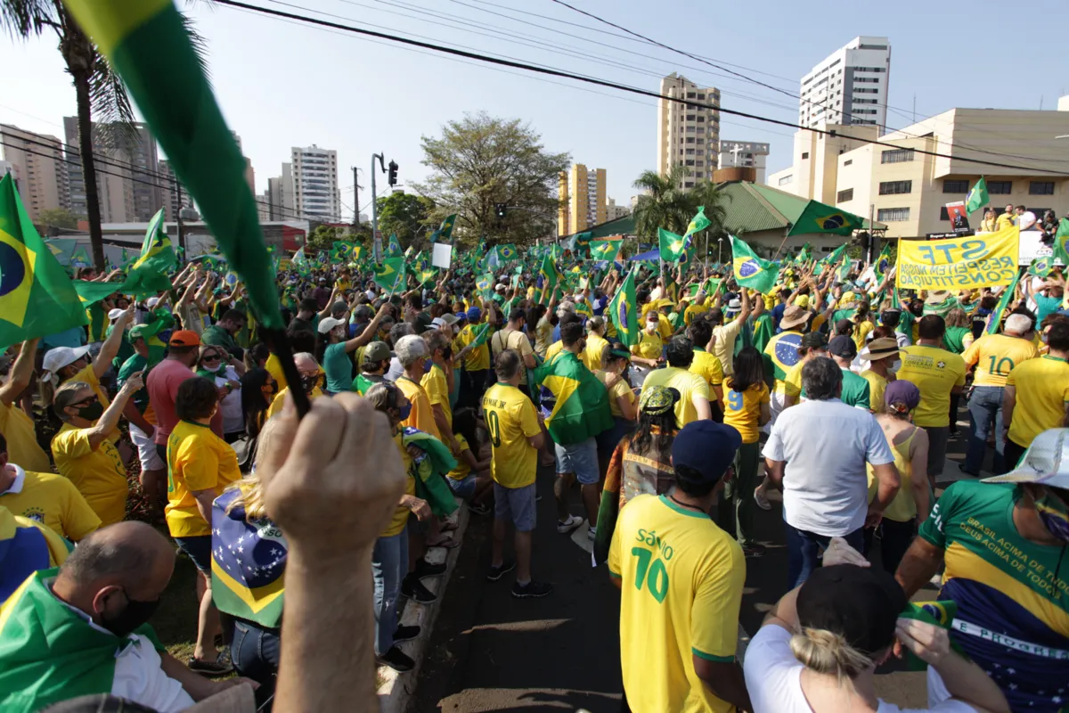 Imagem ilustrativa da imagem Protesto em Londrina vai de Pai Nosso em aramaico a ofensas a Moraes