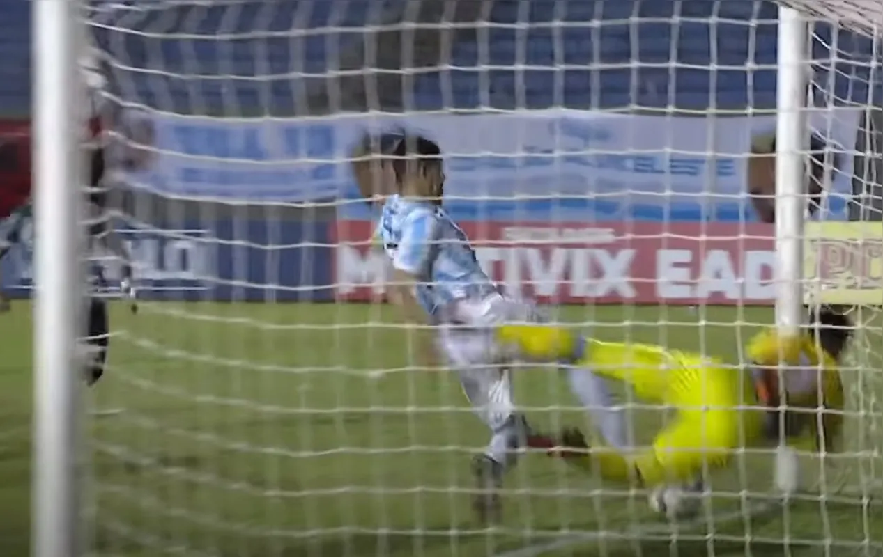 O regulamento prevê que uma situação de gol / não gol pode, geralmente, ser tomada com base apenas nas informações do VAR.