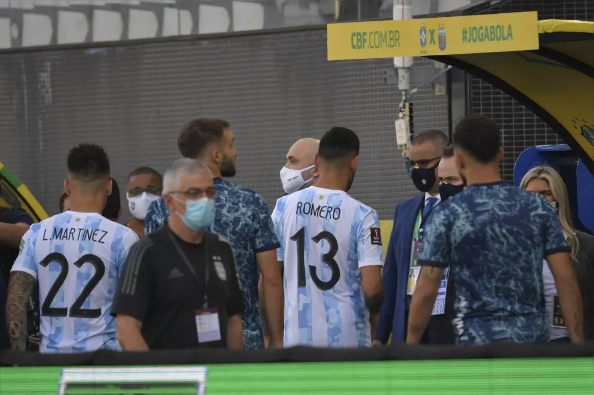 Imagem ilustrativa da imagem Seleção argentina cometeu seguidas infrações sanitárias e peitou autoridades, diz diretor da Anvisa