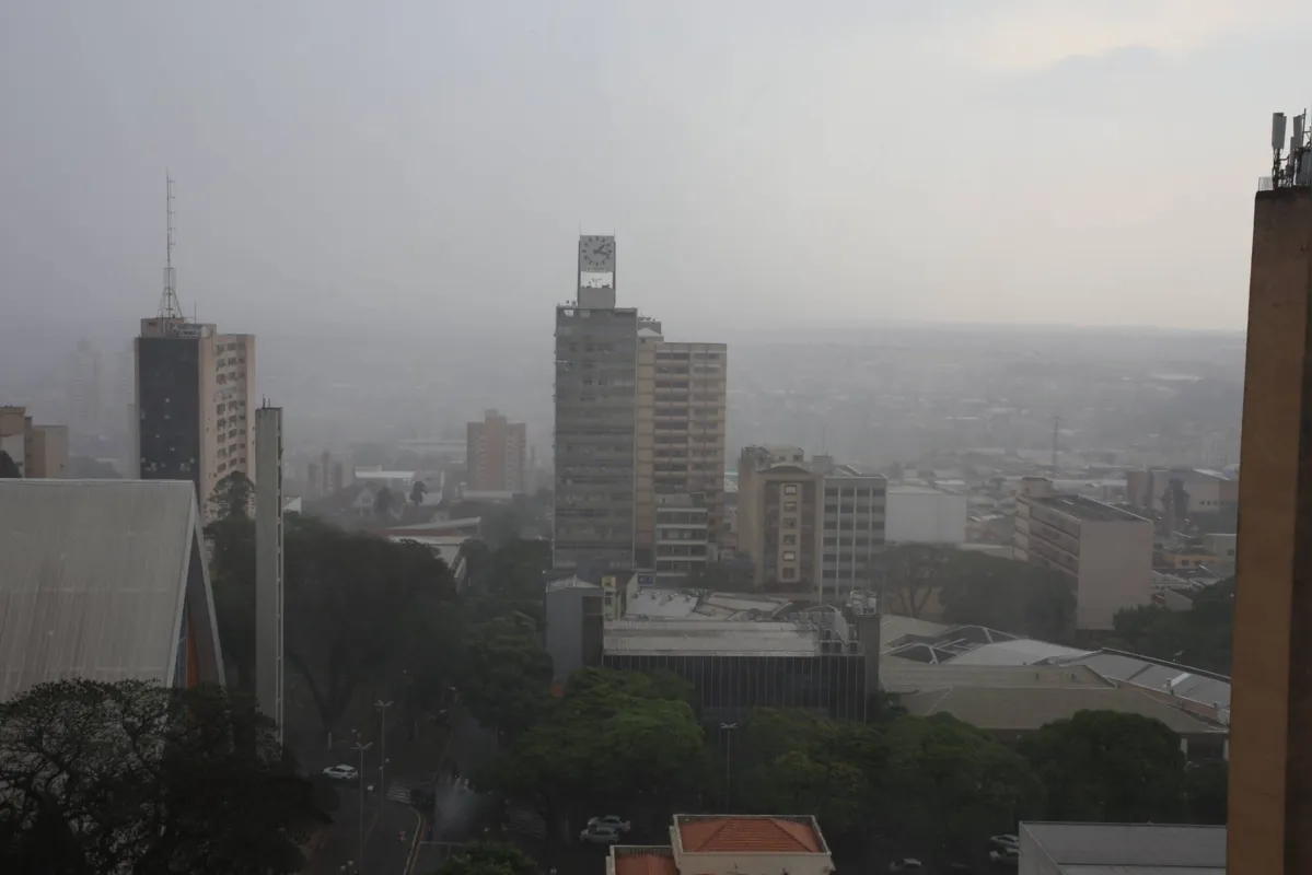 Imagem ilustrativa da imagem Simepar prevê tempestades para esta terça-feira na região de Londrina