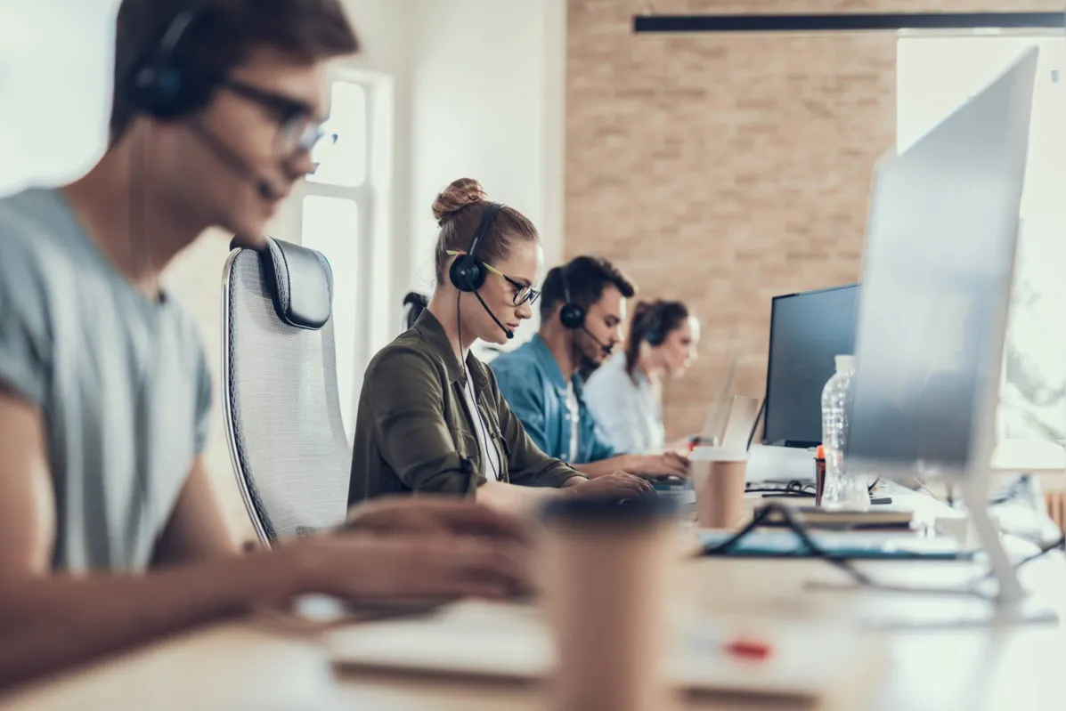 Imagem ilustrativa da imagem Só este ano, demissões no setor de call center passam de mil em Londrina