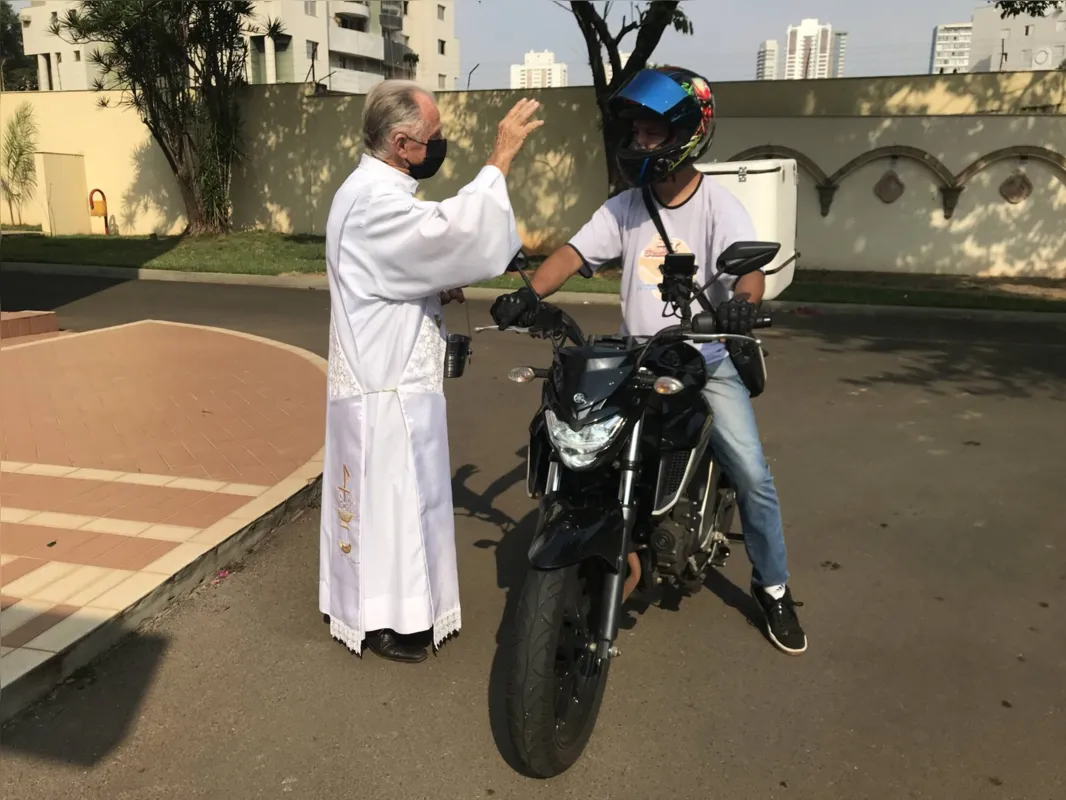 Imagem ilustrativa da imagem Tradicional benção dos carros acontece nesta terça em Londrina