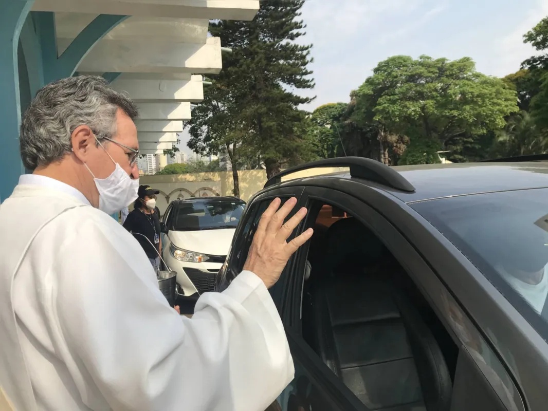Imagem ilustrativa da imagem Tradicional benção dos carros acontece nesta terça em Londrina