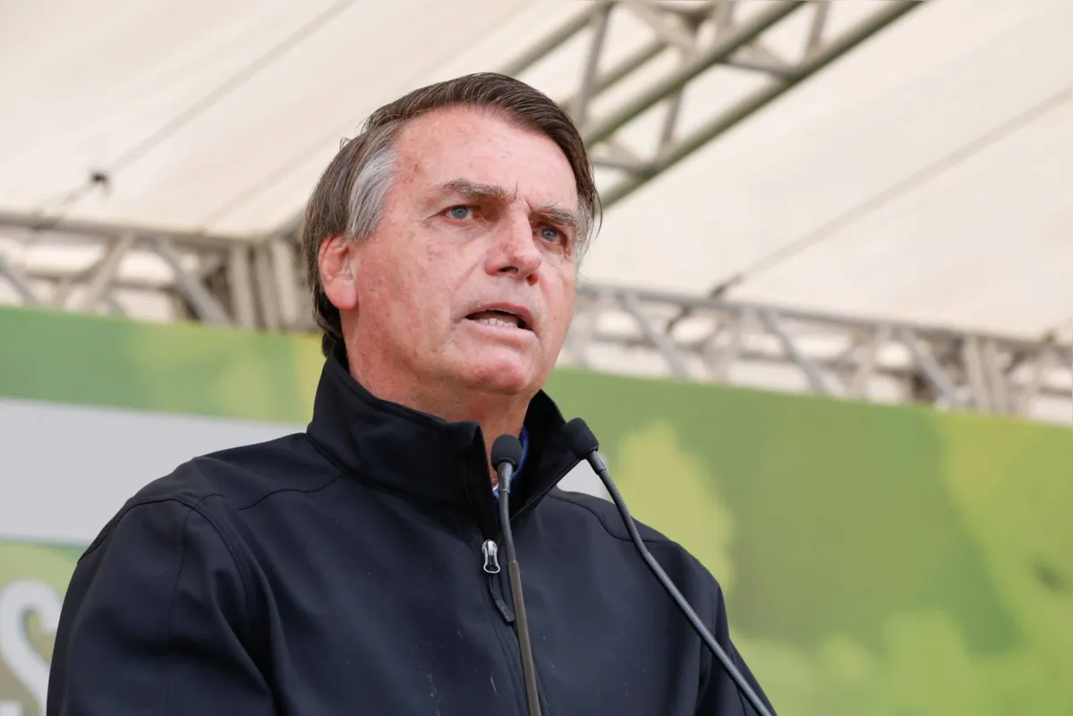 Imagem ilustrativa da imagem Bolsonaro denunciado em Haia, 'Round 6' e 20 músicas mais tocadas da última década #trends