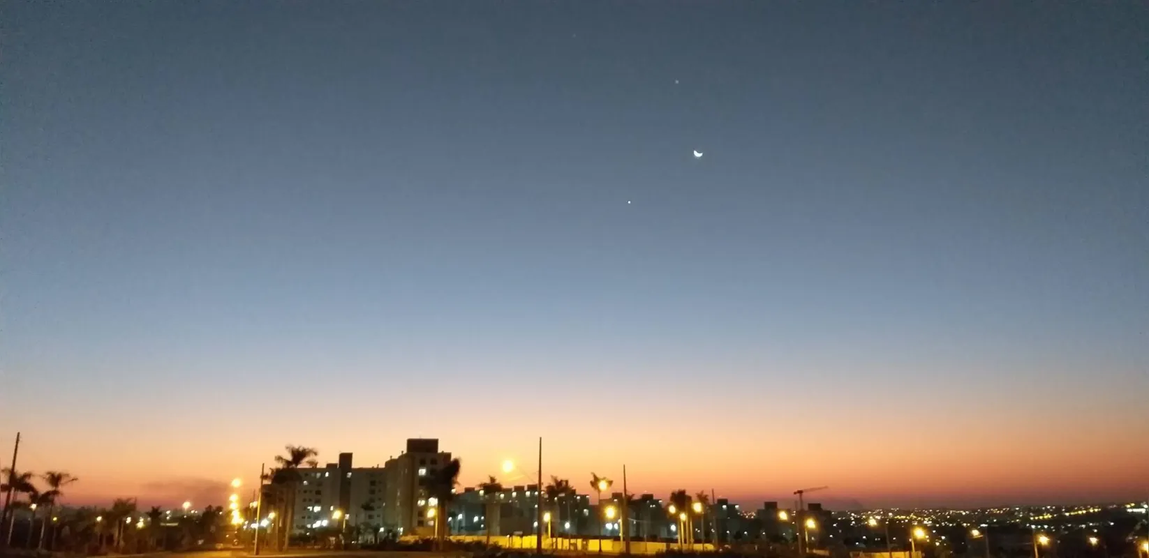 Imagem ilustrativa da imagem CIDADE FALA - Inicio da Noite, Zona Leste Londrina