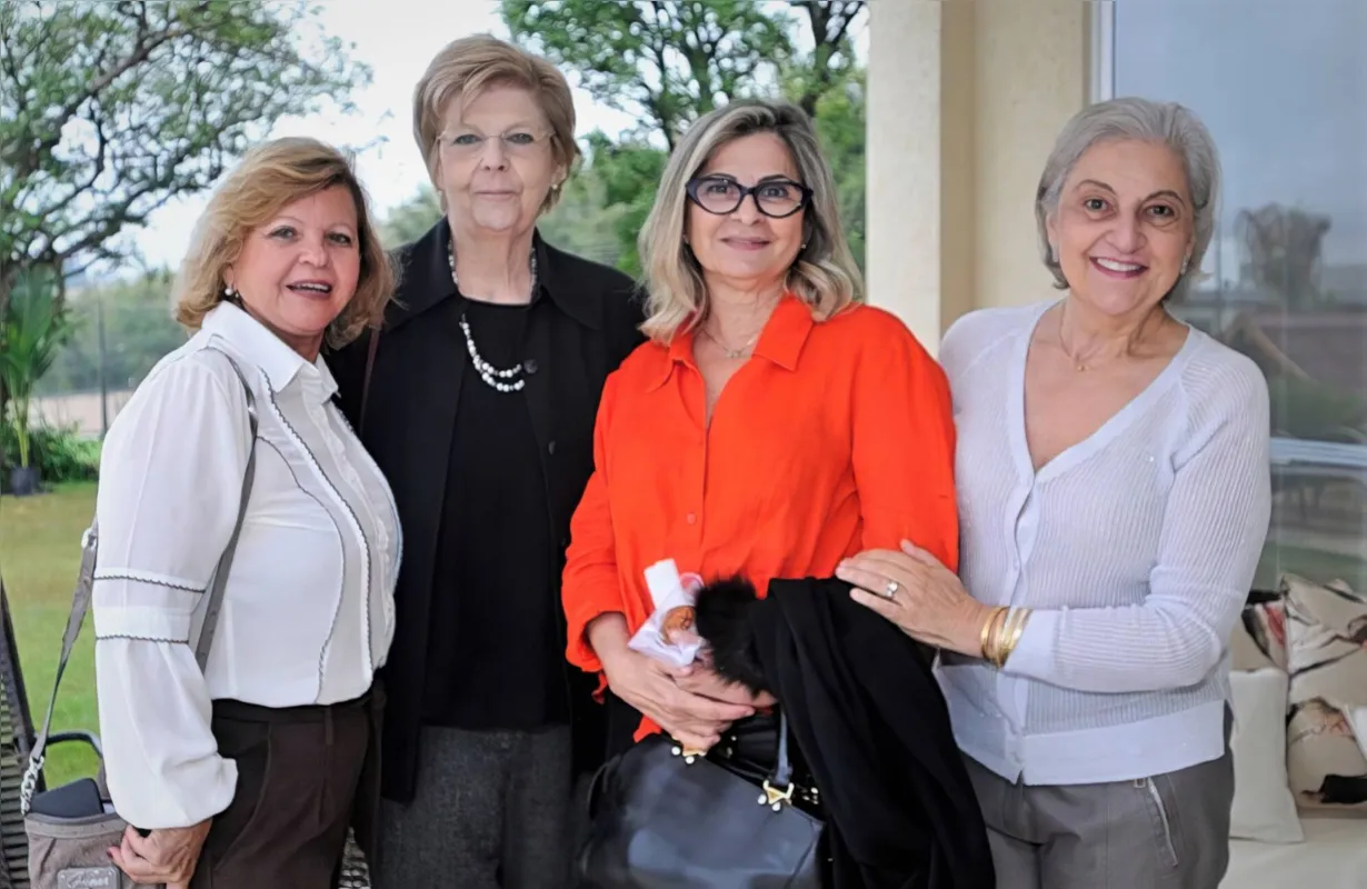 Imagem ilustrativa da imagem Chá entre amigas em Londrina festejando a primavera e a vida