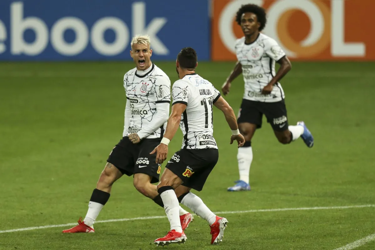 Imagem ilustrativa da imagem Corinthians conta com a 'lei do ex' para quebrar jejum contra o Palmeiras
