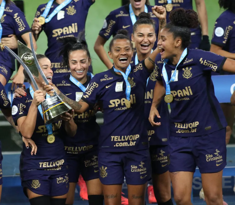 Imagem ilustrativa da imagem Corinthians vence Palmeiras e conquista Brasileiro Feminino pela 3ª vez