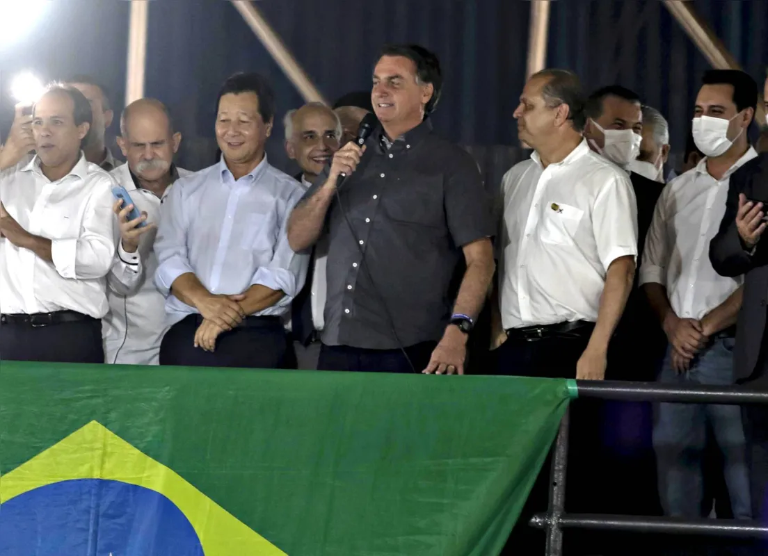 Imagem ilustrativa da imagem Em Maringá, Bolsonaro se posiciona contra passaporte da vacina