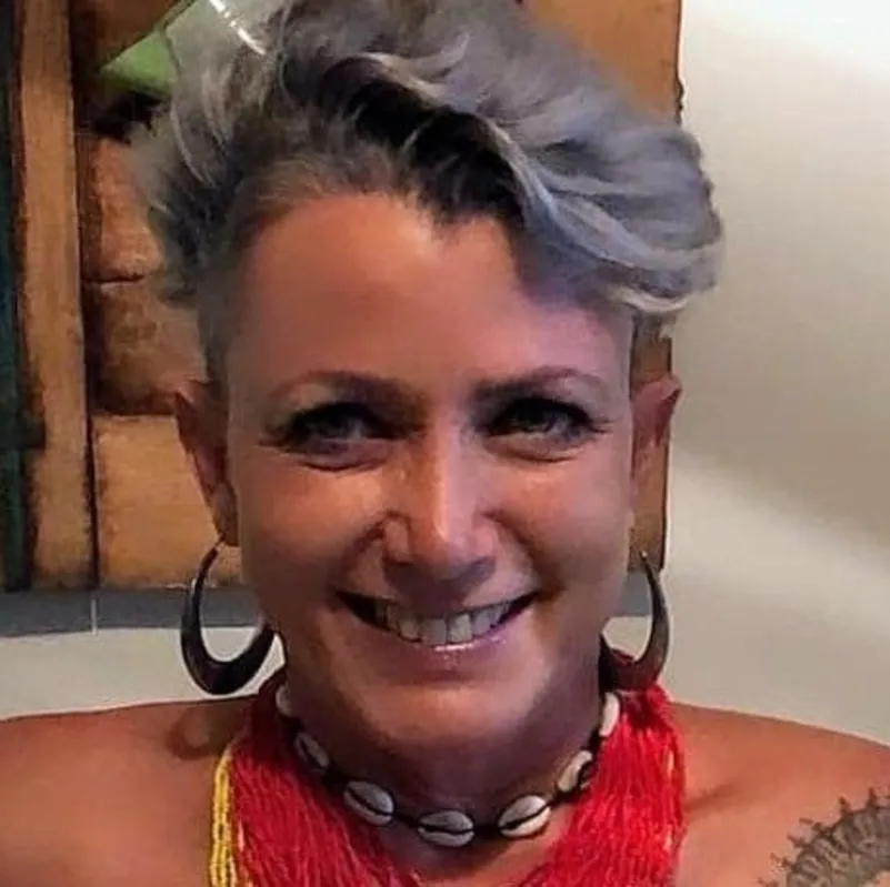 Jacqueline Almada lança nesta sexta (24) a coleção RENA (ÇA) SER na Casa Madá