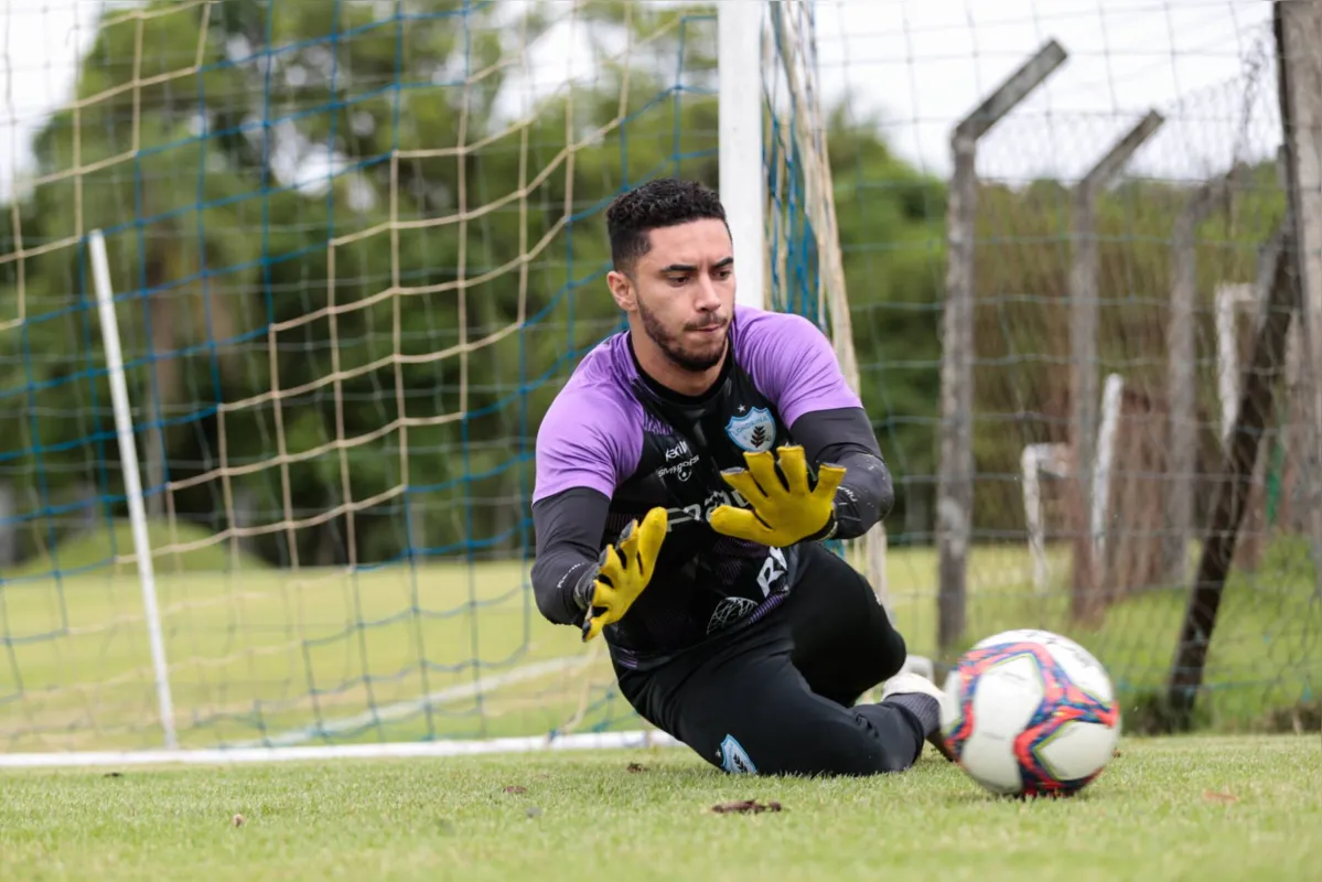 Após a falha de Dalton na final do Paranaense, César, recuperado de uma artroscopia, deve voltar a ser titular na série B