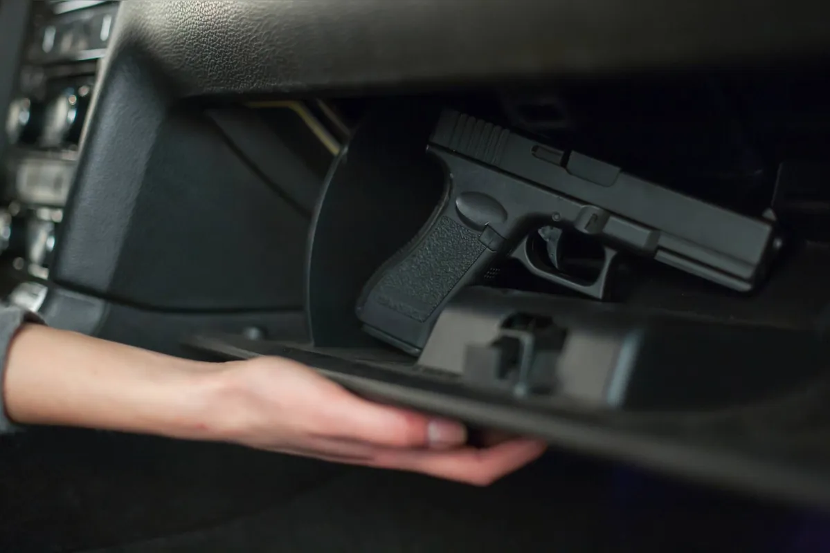 Imagem ilustrativa da imagem Justiça suspende medida da PRF que flexibilizava punição ao transporte de armas