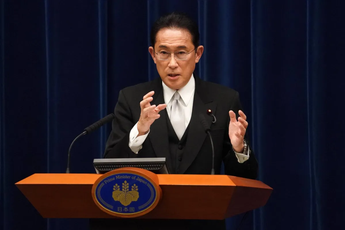 Para evitar uma sexta onda da Covid-19, Kishida disse querer garantir a implementação de medidas de combate à Covid e políticas econômicas de larga escala e ambiciosas
