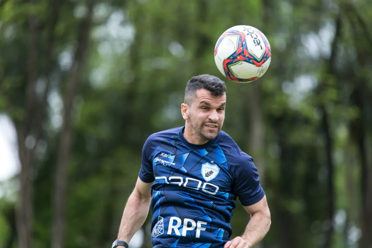 Hora de subir: LEC, do lateral Eltinho, precisa vencer o Operário para subir na tabela da série B