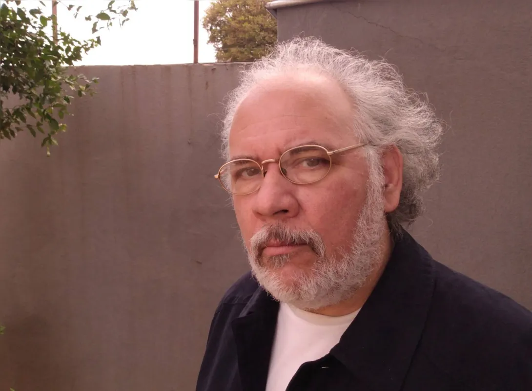 Maurício Arruda Mendonça: “Uma pessoa que lê um poema não pode concluir sua leitura sem uma impressão de uma revelação. E isso mostra o nível de exigência perceptiva e de potência artística que precisamos investir para escrever e viver a poesia”    