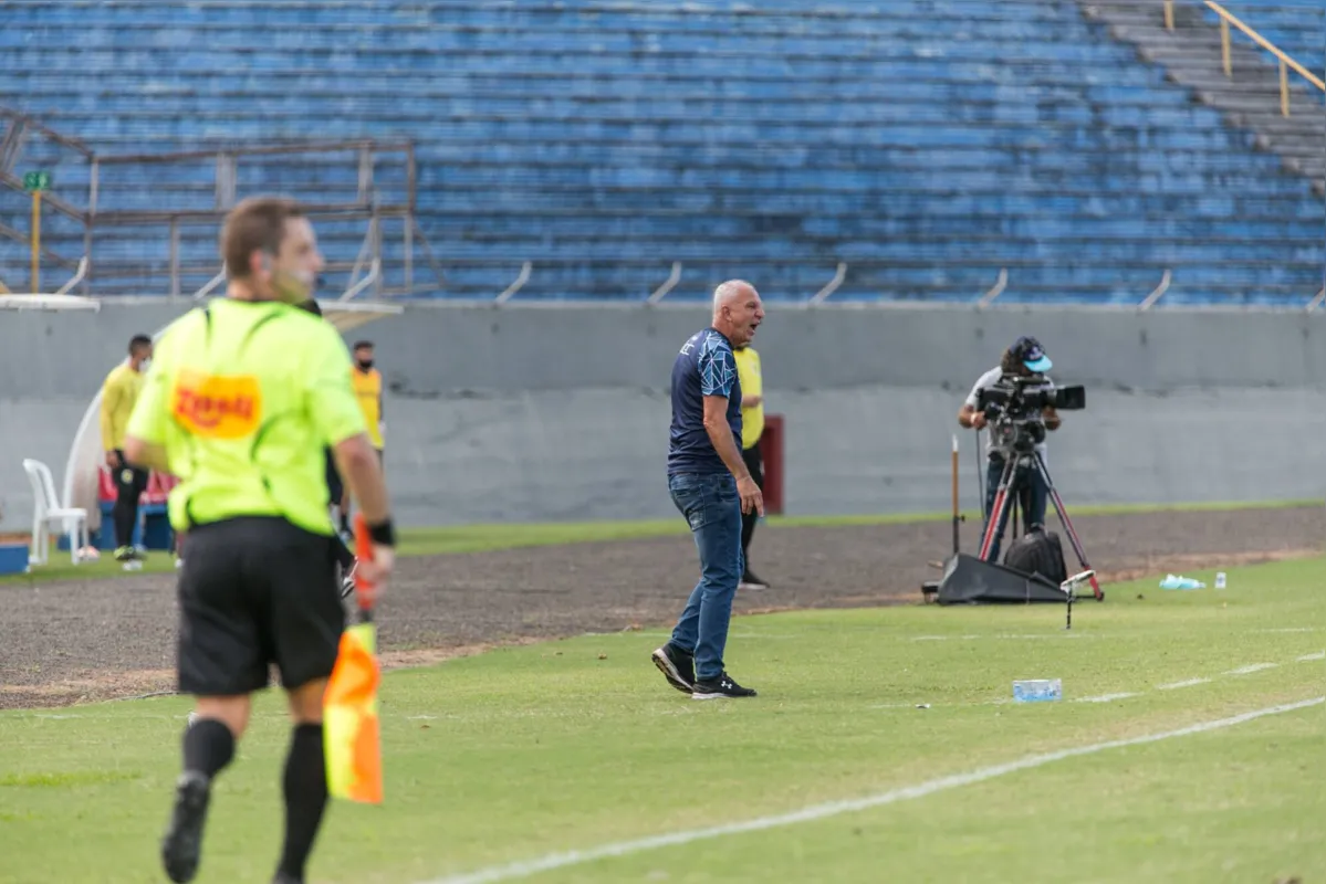 Márcio Fernandes dirigiu o Londrina em apenas um jogo no Paranaense 