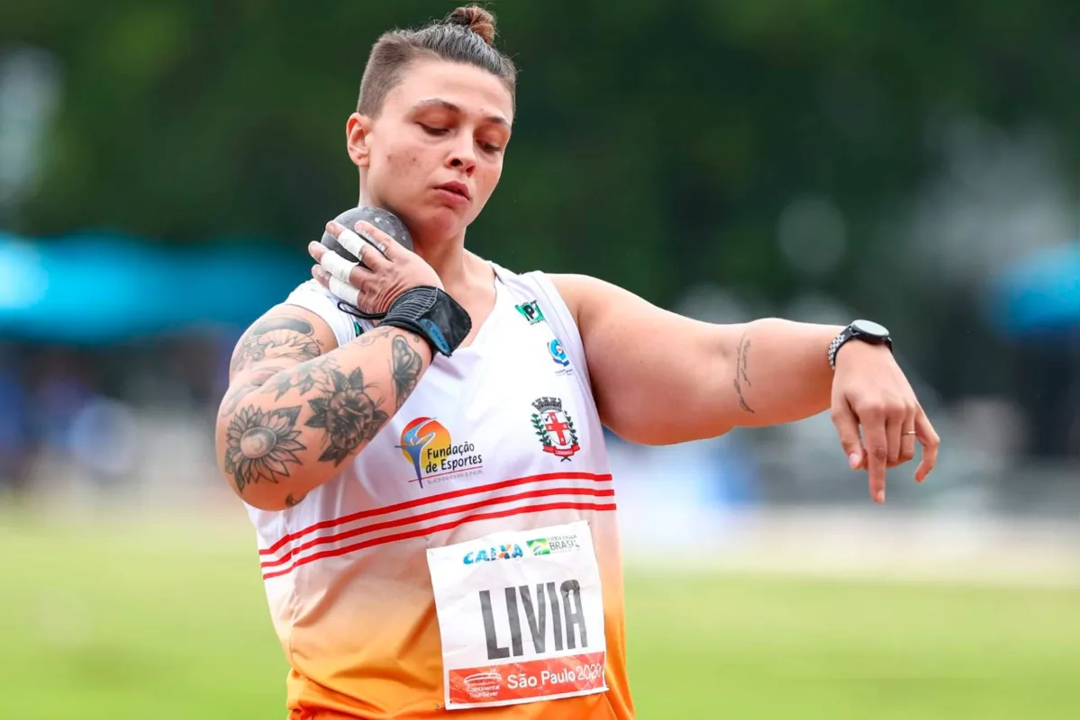 Livia Avancini quebrou o recorde do campeonato e foi eleita melhor atleta da competição no Paranaense Adulto