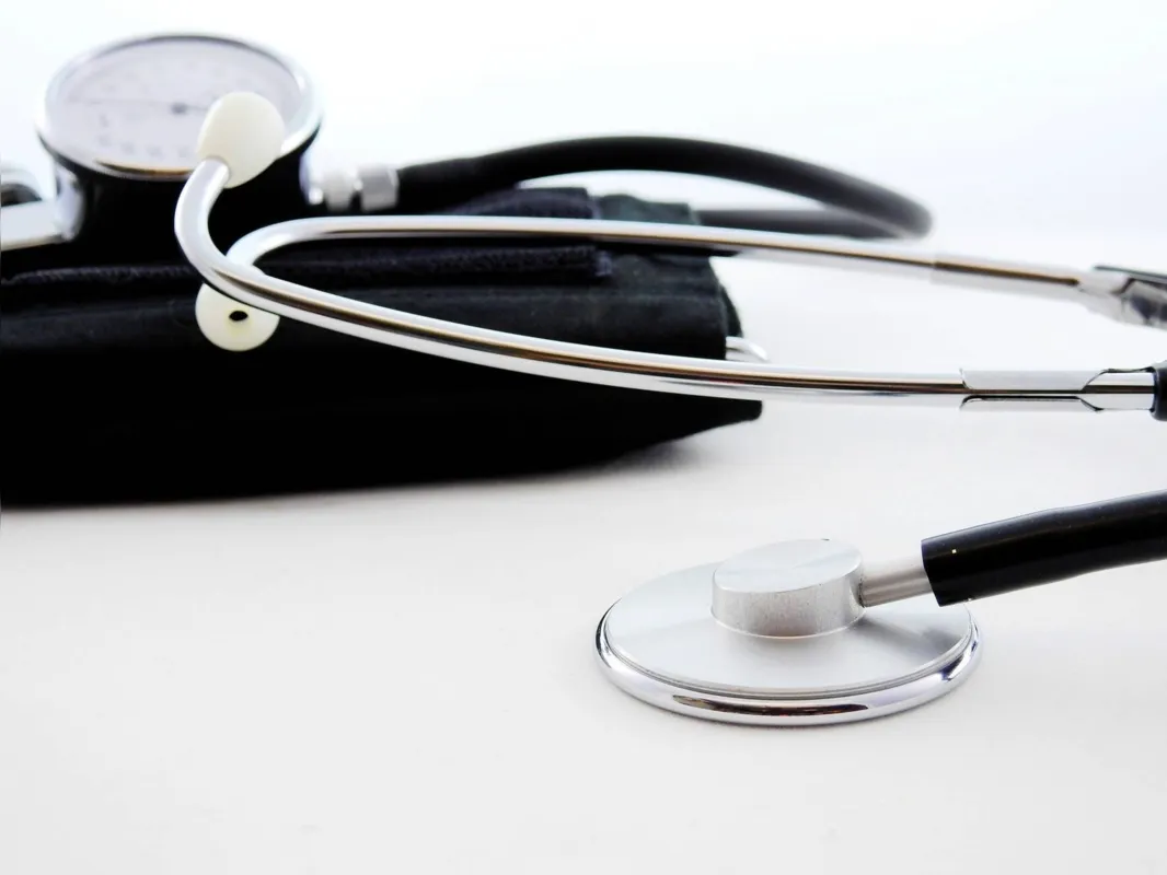 Imagem ilustrativa da imagem Movimento pede que médico acusado de assédio seja responsabilizado