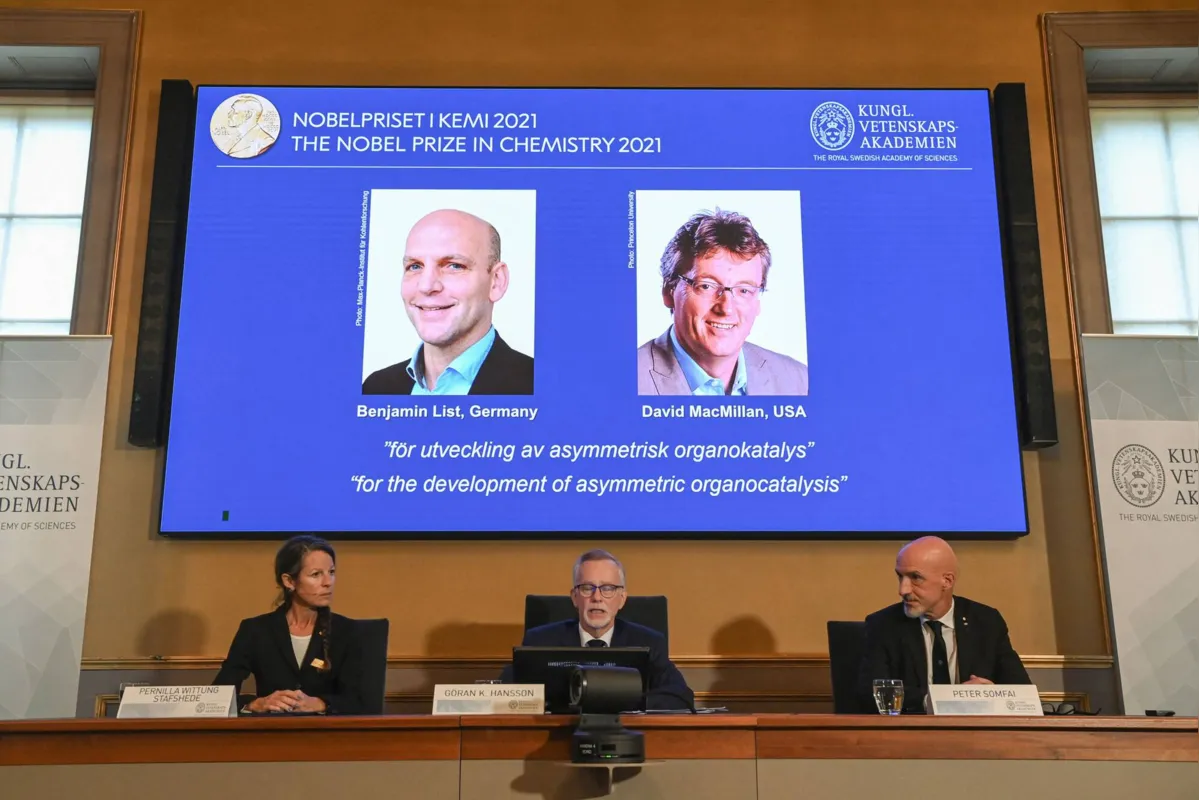 Prêmio de Química ficou com o alemão Benjamin List e o britânico David MacMillan