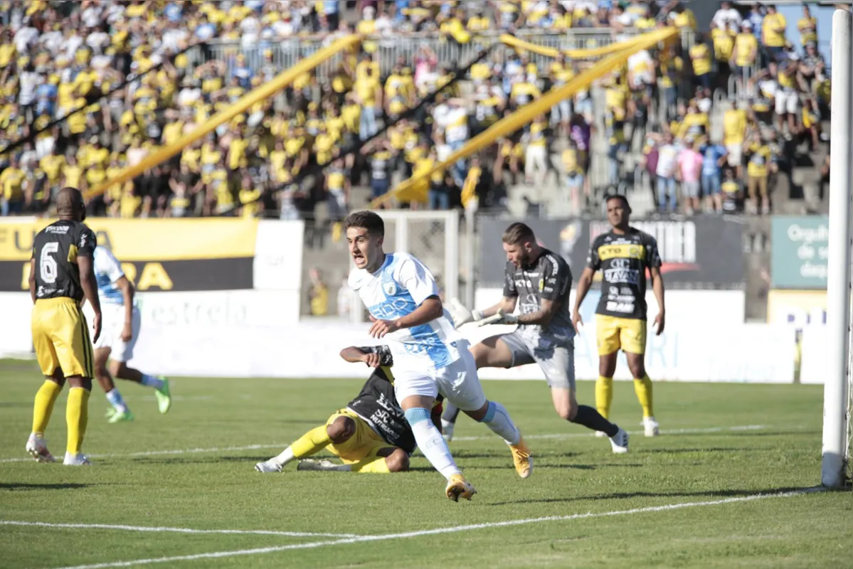 Imagem ilustrativa da imagem Nos pênaltis, LEC vence o FC Cascavel e conquista o quinto título paranaense