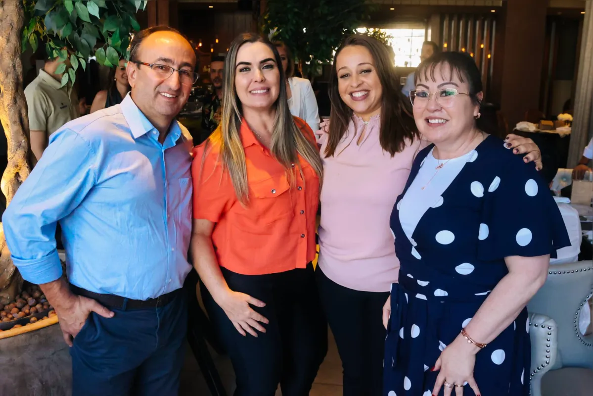 Thomé Lopes, Janaína Volpiani, Priscila Garcia e Érica Mayumi