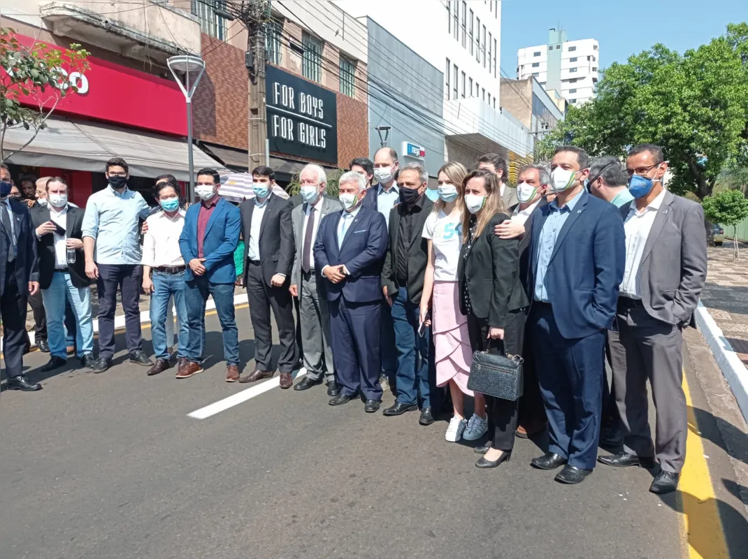Imagem ilustrativa da imagem Primeira etapa da Rua Inteligente é entregue com presença de ministro em Londrina