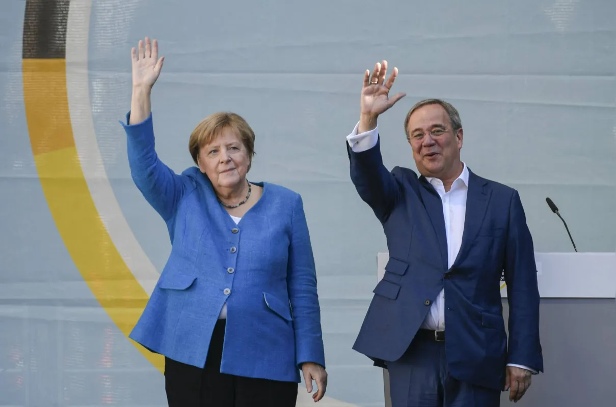 Armin Laschet (CDU) tem o apoio da primeira ministra Angela Merkel que não quis disputar o cargo pela quinta vez