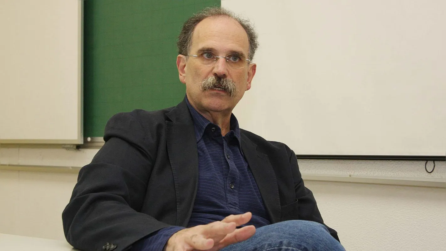 Glauco Arbix, da USP, mostra maior perda de dias letivos por alunos mais pobres 
