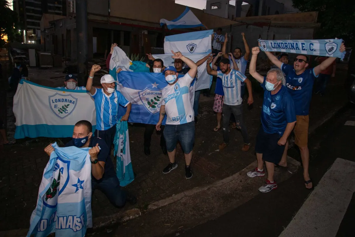 Alguns torcedores foram comemorar o título na avenida Higienópolis