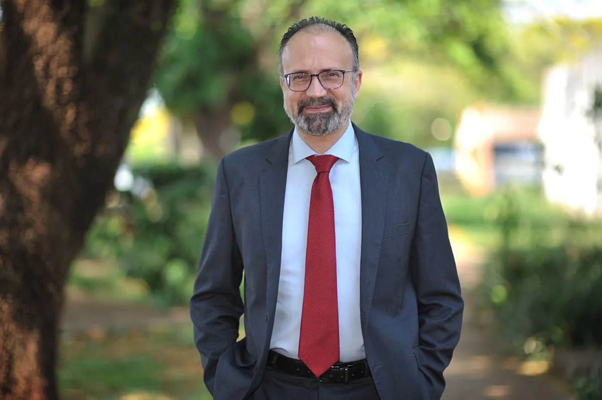 “A UEL já nasceu buscando ter órgãos ou institutos ou formas de atuação social”, destaca o reitor Sérgio Carvalho