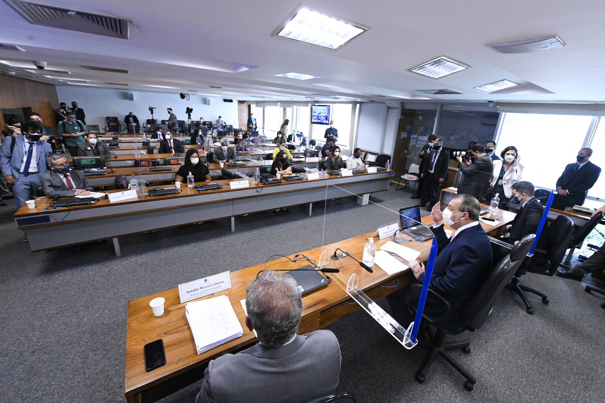 ESPACIO ABIERTO - Se abren las cortinas y comienzan los espectáculos