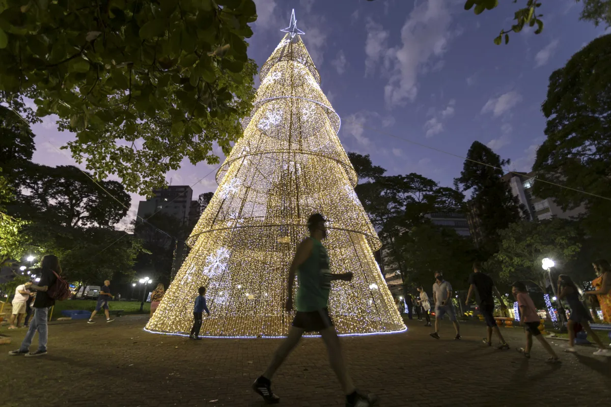 Imagem ilustrativa da imagem Aberto em Londrina o edital Boa Praça de Natal