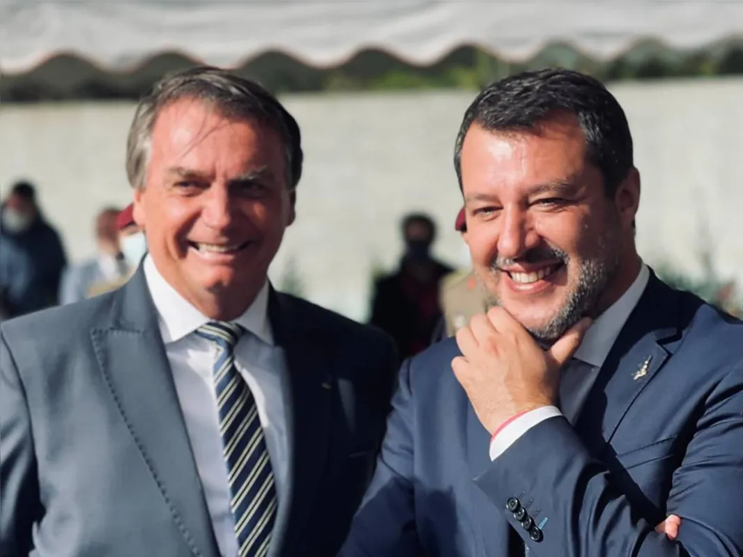 Imagem ilustrativa da imagem Bolsonaro encontra Salvini em cerimônia criticada por politizar homenagem a pracinhas